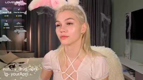 Snapshot of my_april chatting on 10-31-25, 01:50 April online show from 10-31-25, 01:50