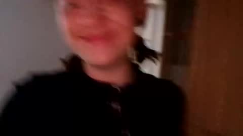     sara      i know you love me xoxox     online show from 10-22-25, 08:08