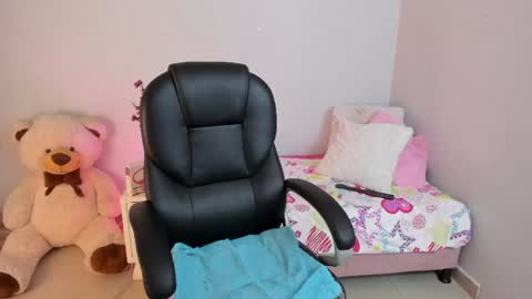 Snapshot of my_sweetpervy chatting on 05-01-26, 08:24 Ary Online 300pm hour colombia online show from 05-01-26, 08:24