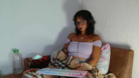 Snapshot of myamillor chatting on 02-12-26, 08:26 myamillor online show from 02-12-26, 08:26