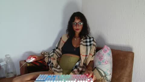 Snapshot of myamillor chatting on 02-17-26, 08:37 myamillor online show from 02-17-26, 08:37