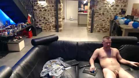 Snapshot of myckadow chatting on 01-12-26, 10:37 AlexSynopsis online show from 01-12-26, 10:37