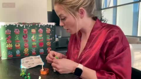 Snapshot of mycookiejar chatting on 12-04-25, 12:20 MyCookieJar online show from 12-04-25, 12:20