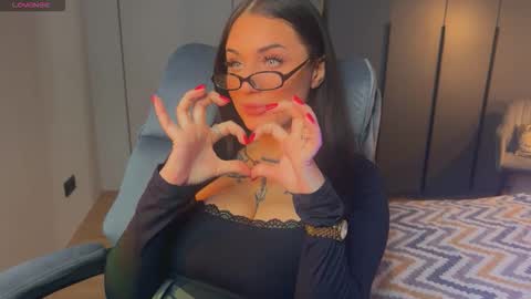 Hecate online show from 10-13-25, 04:34