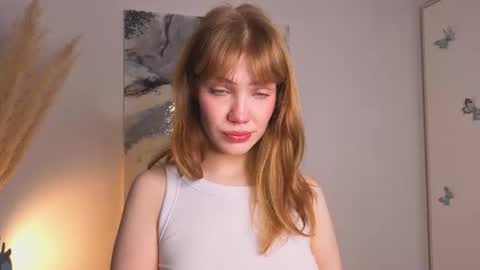 Snapshot of myismira chatting on 10-23-25, 04:12 Mira online show from 10-23-25, 04:12