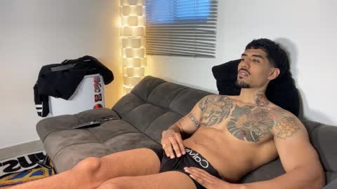 Snapshot of myke_esthetic chatting on 12-17-25, 10:16 Myke esthetic online show from 12-17-25, 10:16