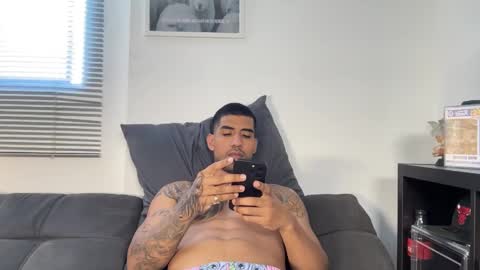 Snapshot of myke_esthetic chatting on 01-09-26, 04:32 Myke esthetic online show from 01-09-26, 04:32