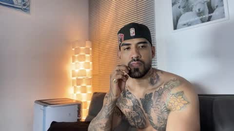 Snapshot of myke_esthetic chatting on 02-14-26, 05:26 Myke esthetic online show from 02-14-26, 05:26