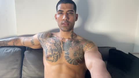Snapshot of myke_esthetic chatting on 04-19-26, 08:55 Myke esthetic online show from 04-19-26, 08:55