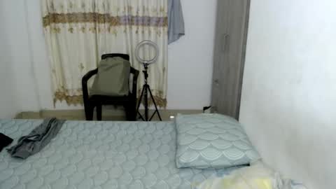 Snapshot of myke_xxx chatting on 11-02-25, 09:28 mike online show from 11-02-25, 09:28