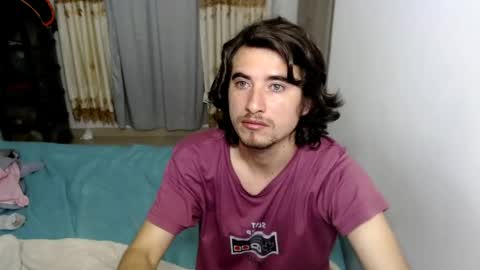 Snapshot of myke_xxx chatting on 05-09-26, 02:28 mike online show from 05-09-26, 02:28