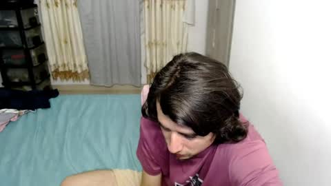 Snapshot of myke_xxx chatting on 05-10-26, 02:17 mike online show from 05-10-26, 02:17