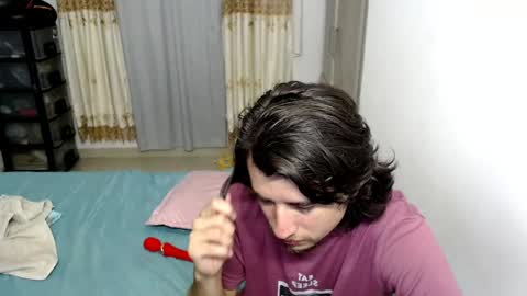 Snapshot of myke_xxx chatting on 05-17-26, 01:03 mike online show from 05-17-26, 01:03