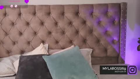 Snapshot of mylarossi chatting on 05-20-26, 04:24 Rossi online show from 05-20-26, 04:24