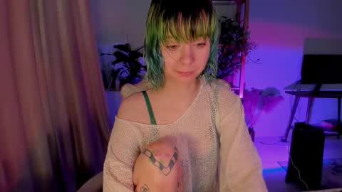 MylaFlores online show from 09-11-25, 05:07