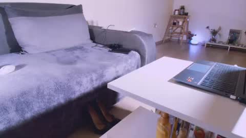 Snapshot of mylegsonheels chatting on 06-20-26, 10:23 Anda online show from 06-20-26, 10:23