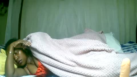 Snapshot of mylindasweet chatting on 01-27-25, 12:12 linda online show from 01-27-25, 12:12