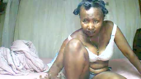 Snapshot of mylindasweet chatting on 02-01-25, 04:11 linda online show from 02-01-25, 04:11