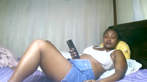 Snapshot of mylindasweet chatting on 02-14-25, 04:09 linda online show from 02-14-25, 04:09