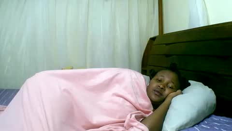 Snapshot of mylindasweet chatting on 02-17-25, 10:25 linda online show from 02-17-25, 10:25