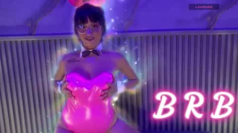 Snapshot of mylittle_princess chatting on 10-21-25, 11:22 Kathe online show from 10-21-25, 11:22