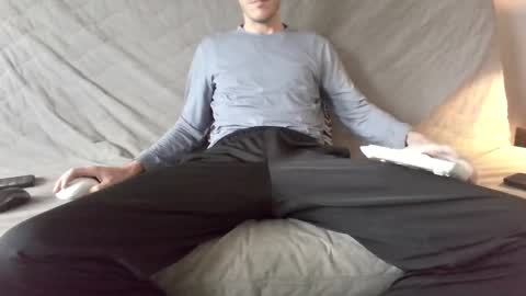 Snapshot of mynaughtyacct chatting on 11-18-25, 04:44 Felt like showing off online show from 11-18-25, 04:44