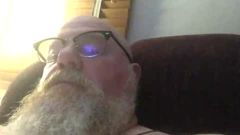 Snapshot of myqueen76myqueen76 chatting on 04-27-26, 01:14 myqueen76myqueen76 online show from 04-27-26, 01:14
