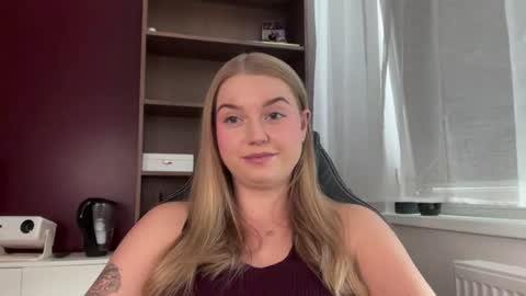 Snapshot of mysteryericax chatting on 07-09-26, 11:36 Erica online show from 07-09-26, 11:36