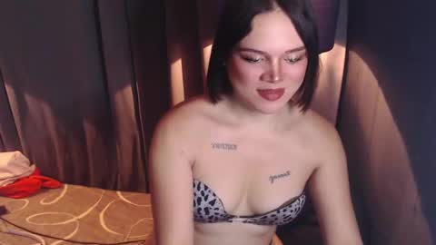 Snapshot of mysteryman_xxx chatting on 02-23-25, 05:12 UR GIRL NEXTDOOR online show from 02-23-25, 05:12