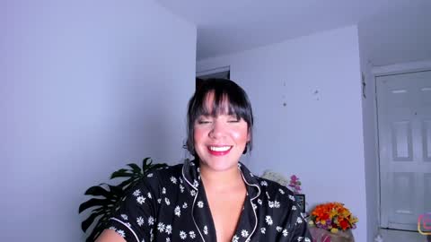 Snapshot of mysteyes chatting on 12-10-24, 02:38 Elena online show from 12-10-24, 02:38