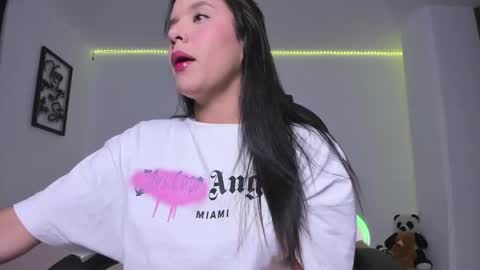 Snapshot of mysteyes chatting on 09-20-25, 10:22 Elena online show from 09-20-25, 10:22