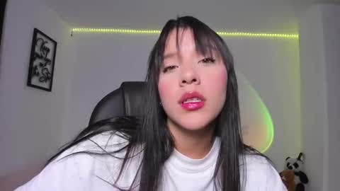 Snapshot of mysteyes chatting on 09-21-25, 06:20 Elena online show from 09-21-25, 06:20