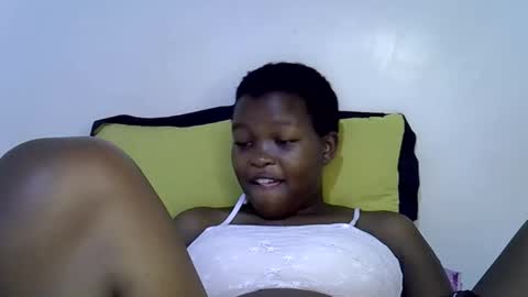 mystic_desire3 online show from 04-17-26, 06:33