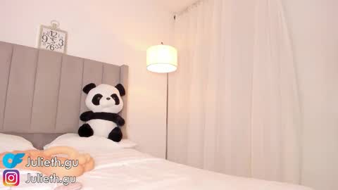 Julieth  online show from 02-22-26, 04:35