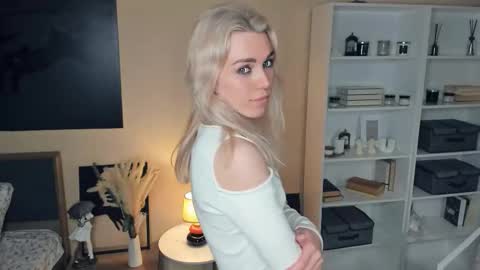 Olivia or just olive online show from 09-23-25, 08:01