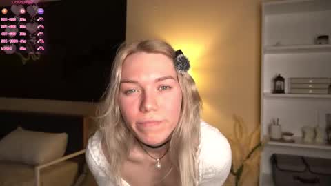 Snapshot of myviolet_rush chatting on 02-15-26, 07:21 Olivia or just olive online show from 02-15-26, 07:21