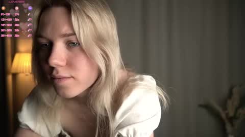 Snapshot of myviolet_rush chatting on 02-16-26, 07:43 Olivia or just olive online show from 02-16-26, 07:43