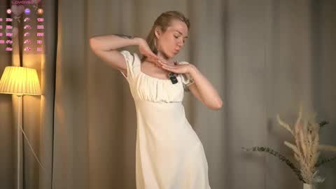 Snapshot of myviolet_rush chatting on 02-28-26, 07:59 Olivia or just olive online show from 02-28-26, 07:59