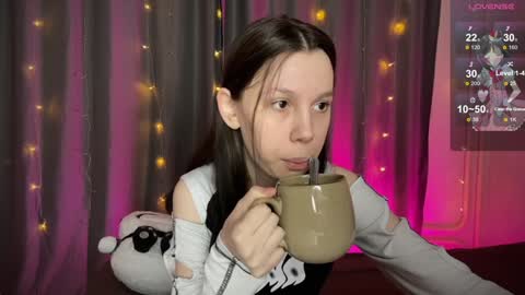 Snapshot of na_prikole_ chatting on 01-19-25, 06:43 Vanessa and Julia online show from 01-19-25, 06:43