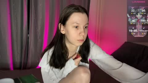 Snapshot of na_prikole_ chatting on 01-22-25, 06:10 Vanessa and Julia online show from 01-22-25, 06:10