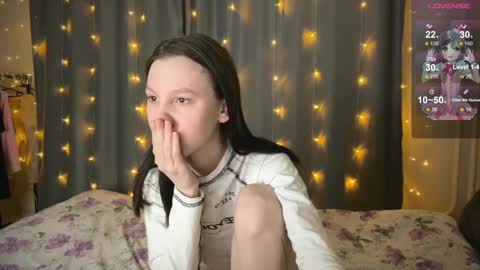 Snapshot of na_prikole_ chatting on 02-10-25, 08:31 Vanessa and Julia online show from 02-10-25, 08:31