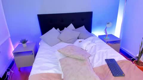 Snapshot of na_yeon_ chatting on 11-11-25, 09:37 AMY online show from 11-11-25, 09:37