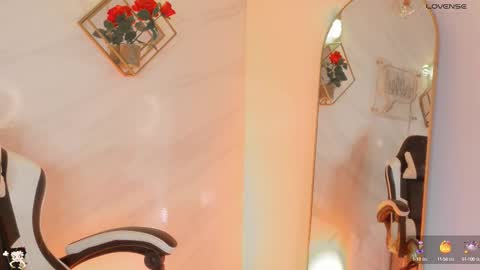 naamah_b online show from 10-11-25, 02:15