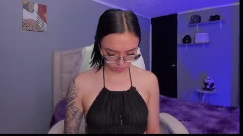 Snapshot of naath_ chatting on 04-19-26, 12:43 anny online show from 04-19-26, 12:43