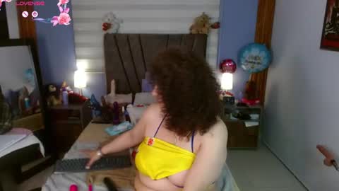 Snapshot of nadia_84 chatting on 06-23-26, 07:45 nadia_84 online show from 06-23-26, 07:45