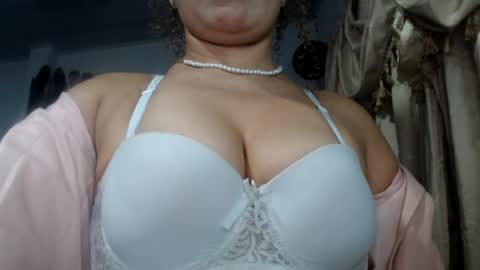 Snapshot of nadia_abaud chatting on 07-10-26, 02:27 Nadia online show from 07-10-26, 02:27