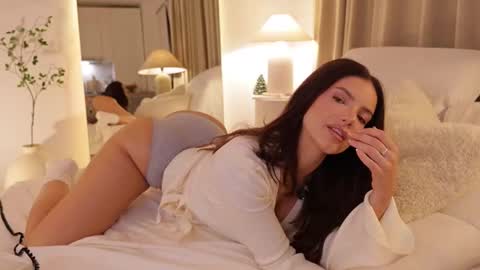 Nadia online show from 11-17-25, 08:36