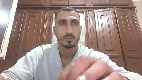 Snapshot of nadirff16 chatting on 12-19-25, 02:57 V online show from 12-19-25, 02:57