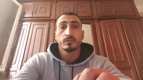 Snapshot of nadirff16 chatting on 12-22-25, 12:24 V online show from 12-22-25, 12:24