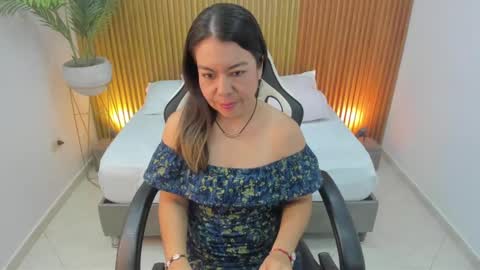 Snapshot of nahia_13 chatting on 02-12-25, 12:01 N A H I A online show from 02-12-25, 12:01